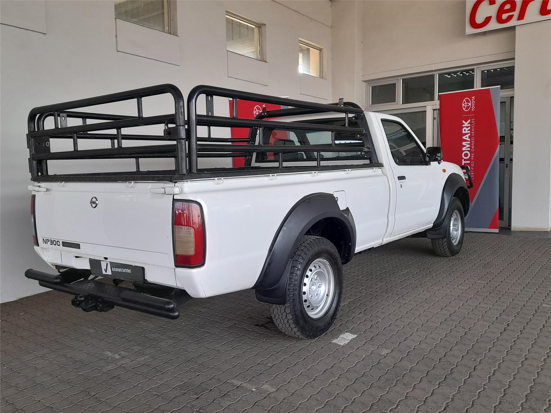 Nissan Hardbody NP300 2 5 TDi LWB 4X4 Single Cab For Sale R 279 950