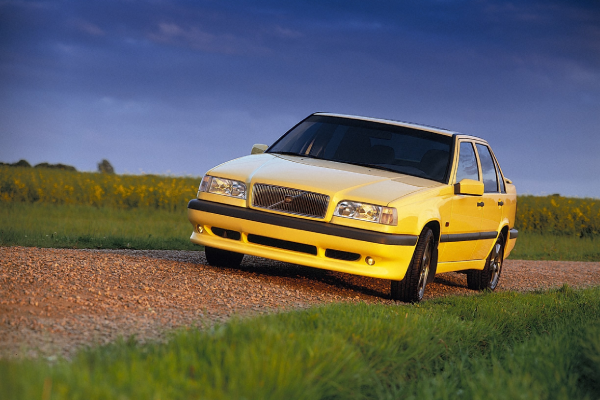 VOLVO CELEBRATES 30 YEARS OF THE ICONIC 850 T-5R