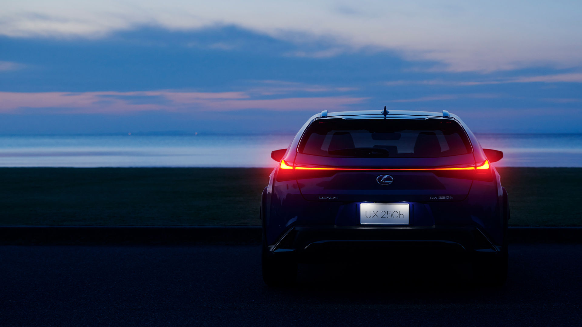 Blue-Lexus-UX-beach-view