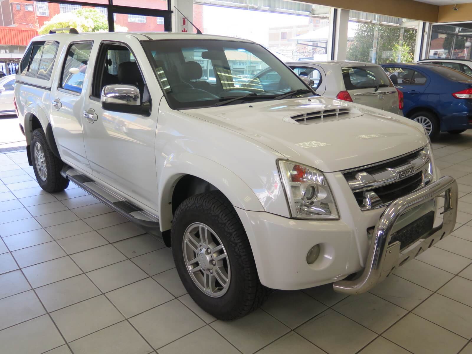 ... ISUZU KB 300 D-TEQ LX P/U D/C ...