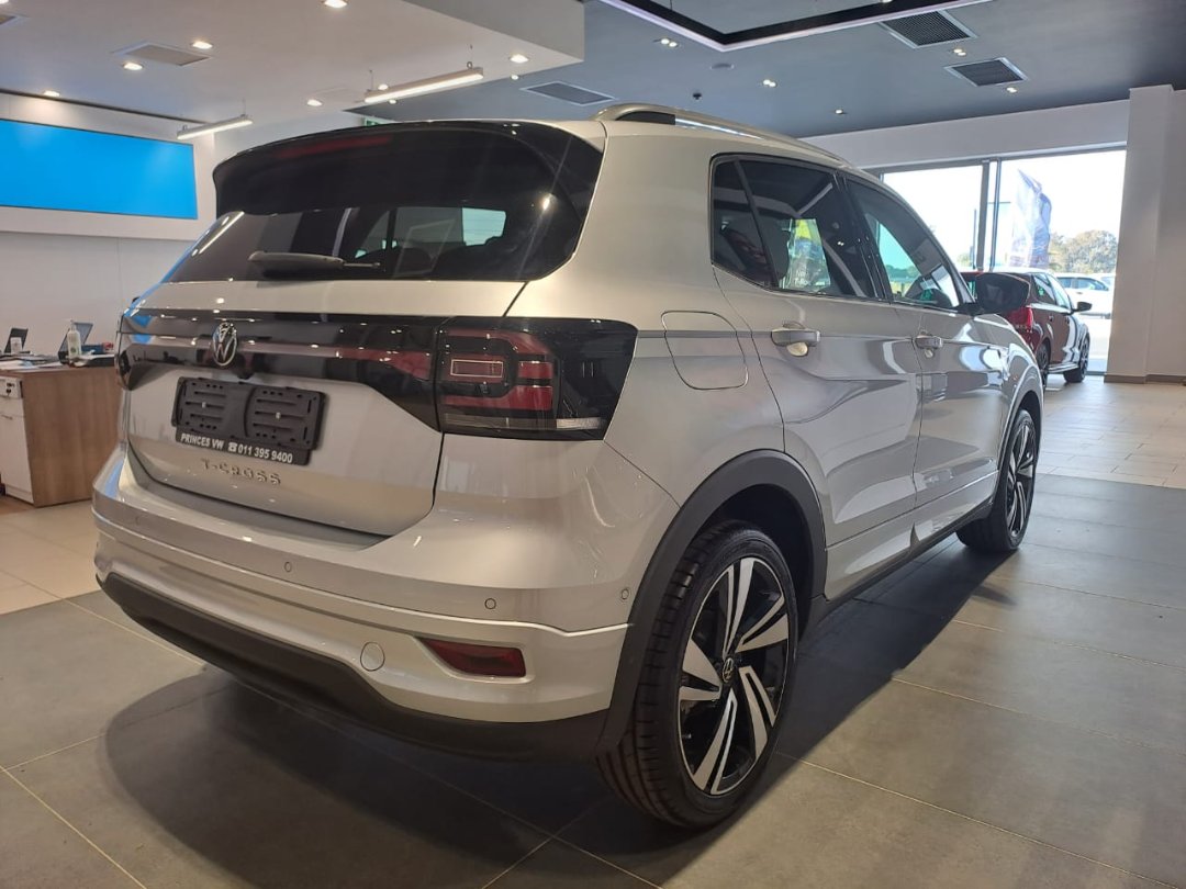 Volkswagen VW T Cross 1 5 TSI R LIne DSG For Sale R 486 900 Carfind Co Za