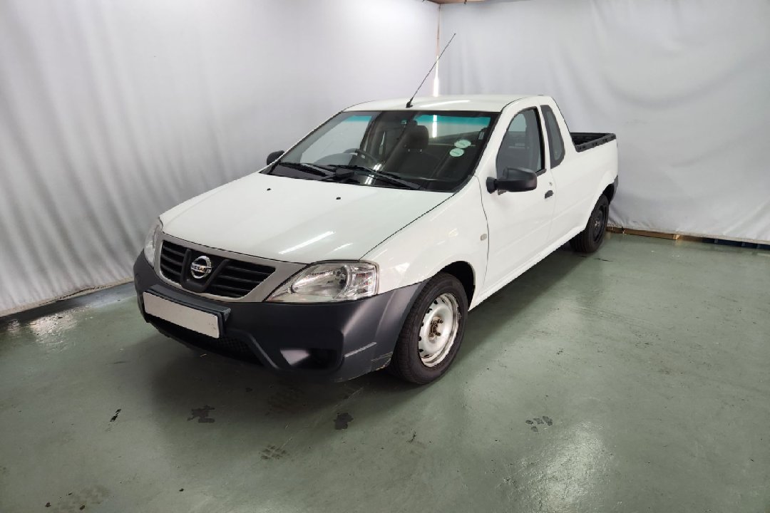 2021 nissan np200 for sale