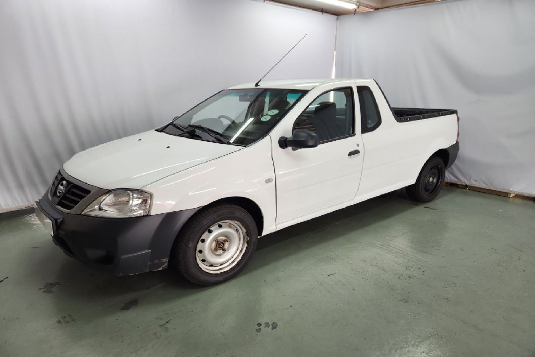 2021 nissan np200 for sale