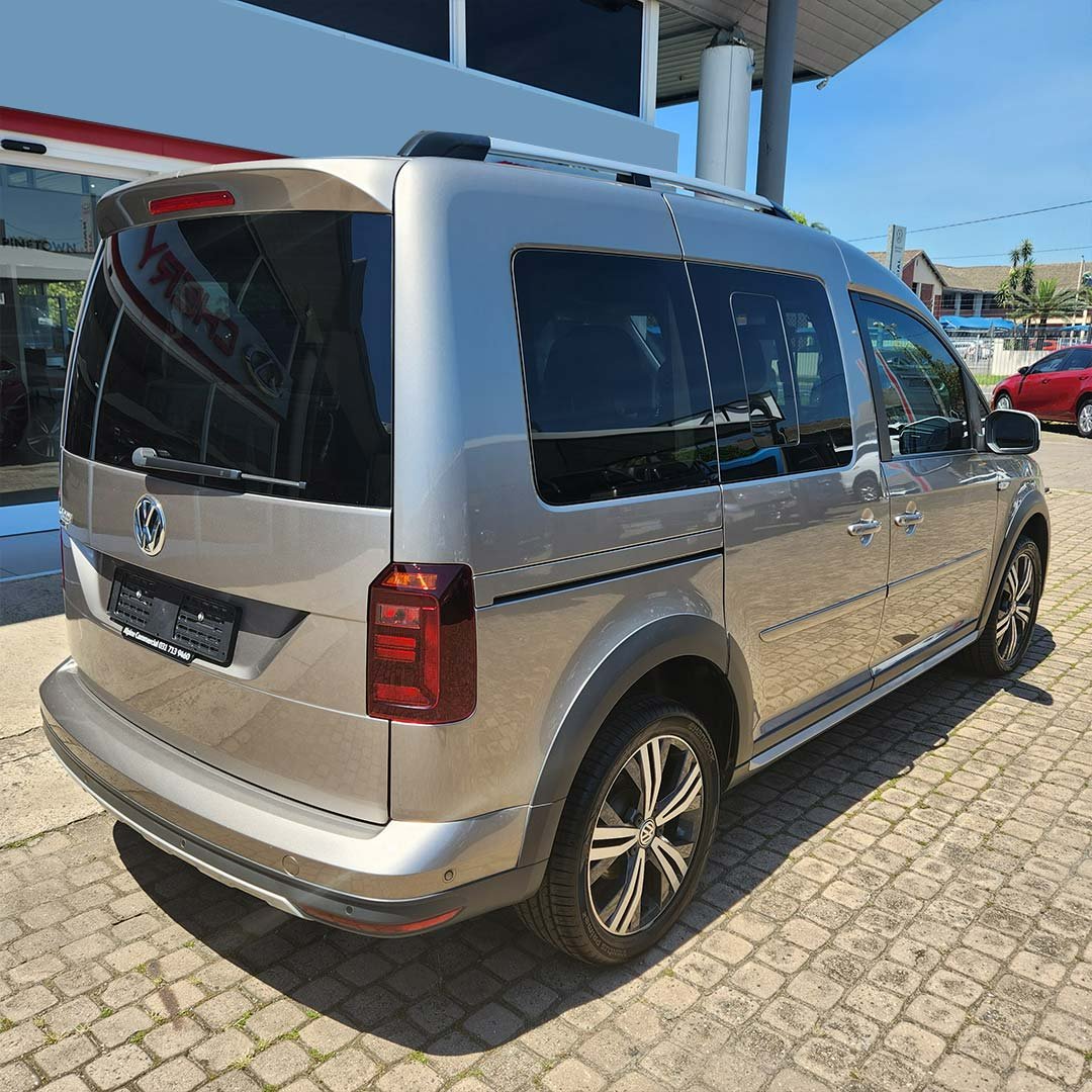 Used 2020 Volkswagen Caddy Crew Bus for sale in Pinetown KwaZulu-Natal ...