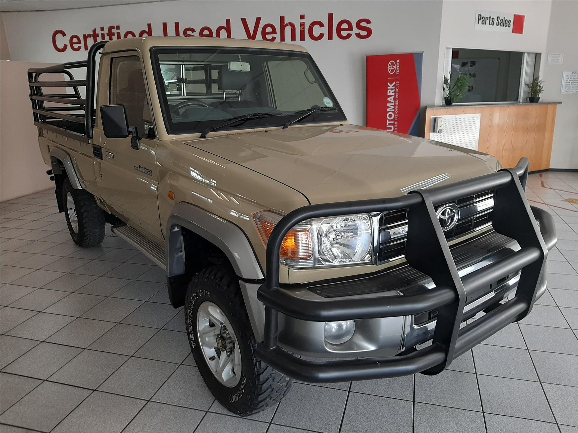 2014 Toyota Land Cruiser 79  for sale - 1059196/1