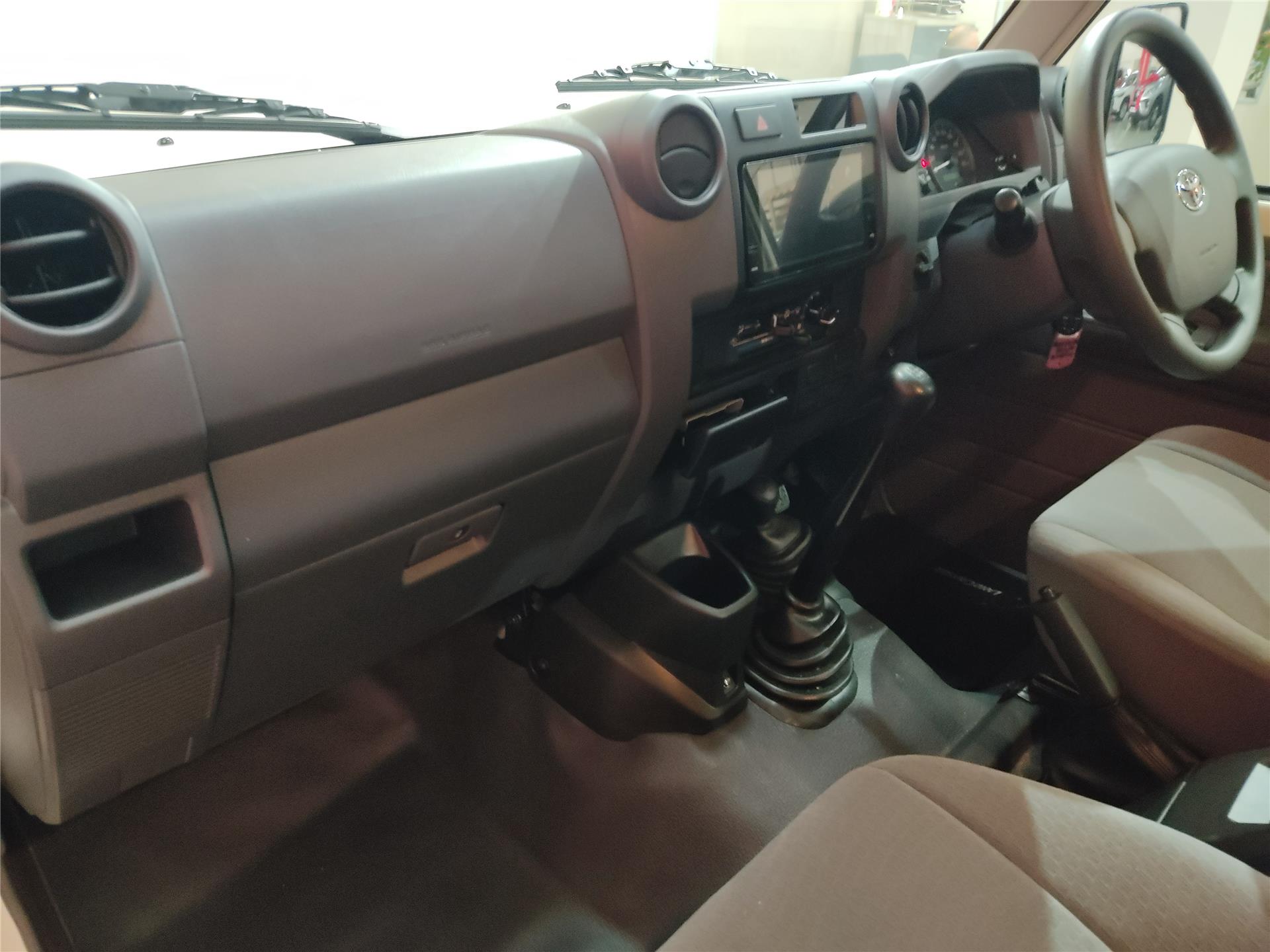 Manual Toyota Land Cruiser 79 2022 for sale