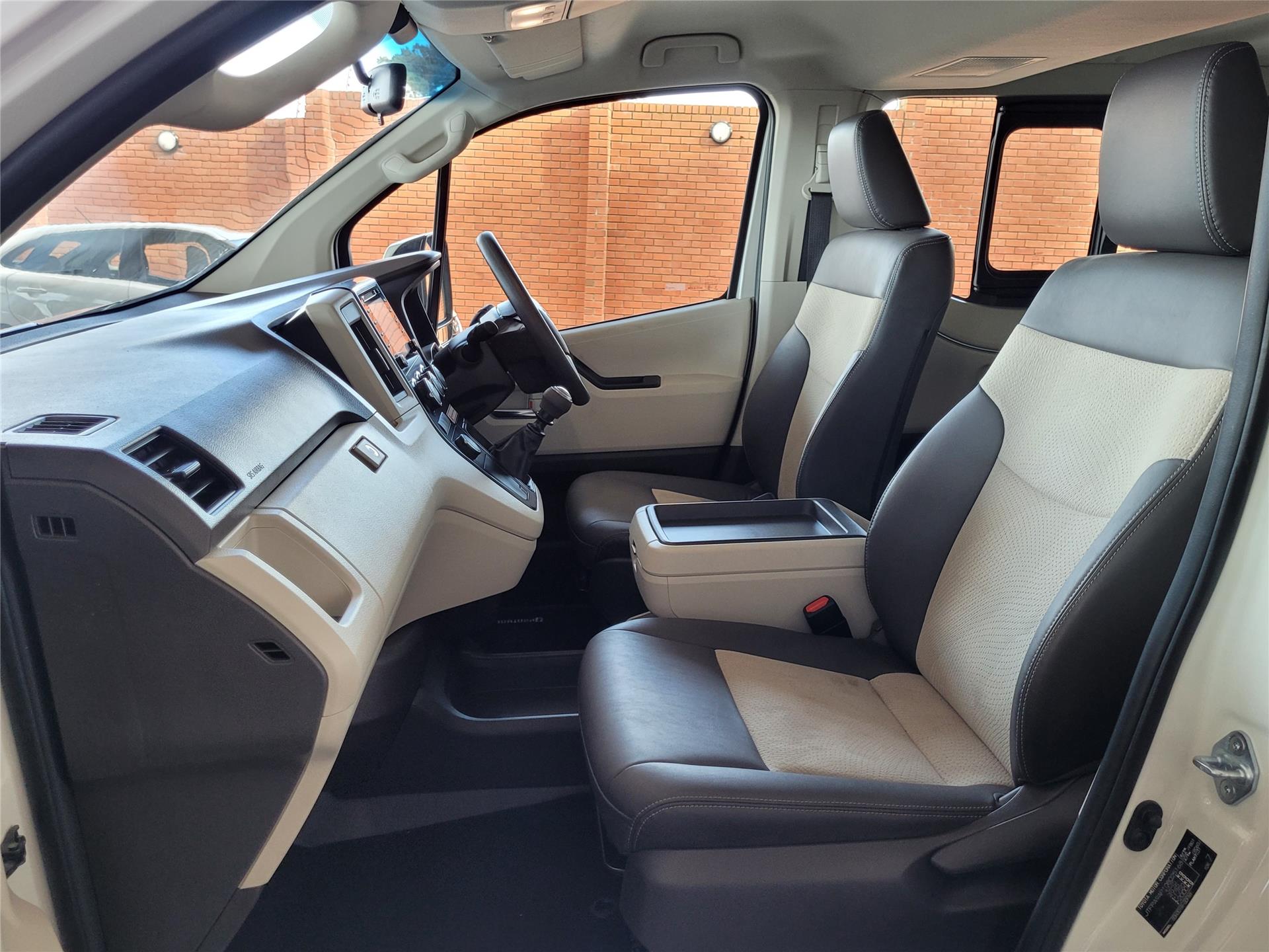 Used 2022 Toyota Quantum Bus for sale in East London Eastern Cape ID