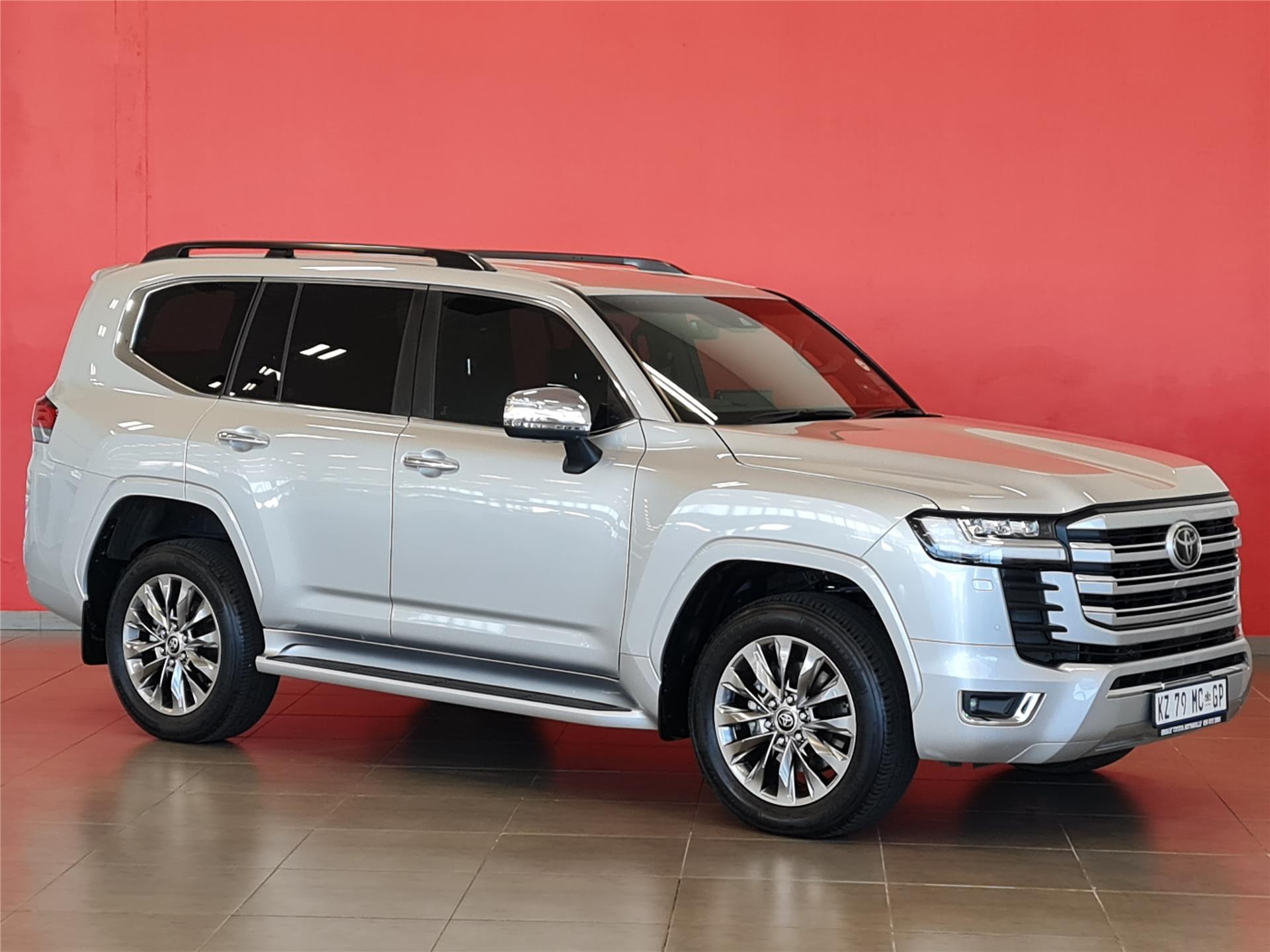 Toyota Land Cruiser 300 3.5T V6 ZX for sale R1 950 000 Carfind.co.za