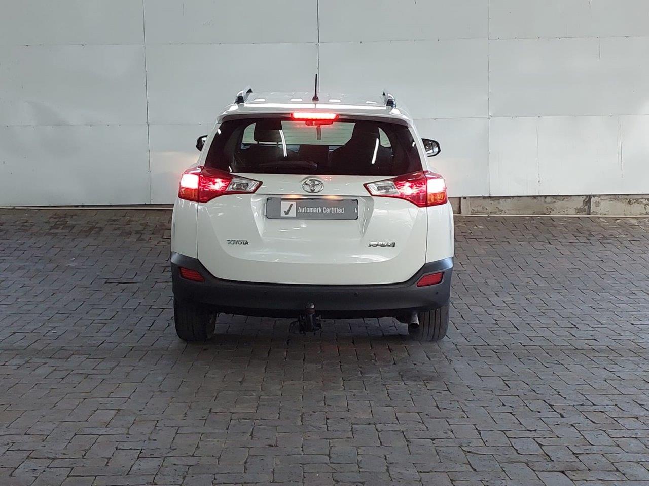 Toyota rav4 2013 год