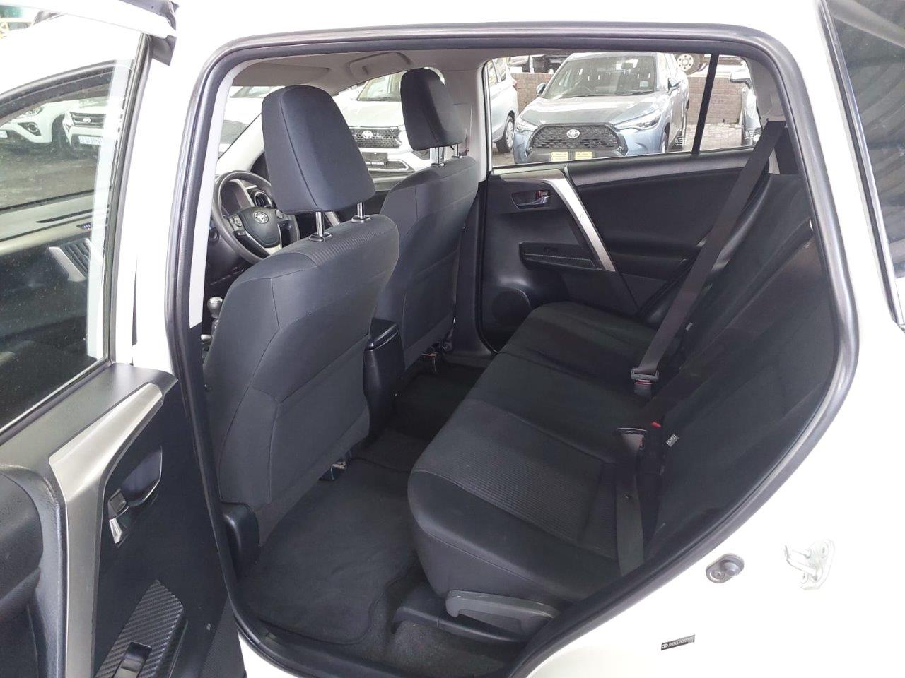 Toyota rav4 2013 год