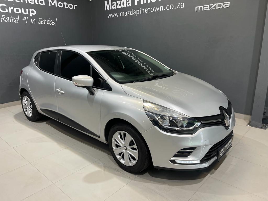 Used 2020 Renault Clio for sale in Pinetown KwaZulu-Natal - ID: UM70608 ...