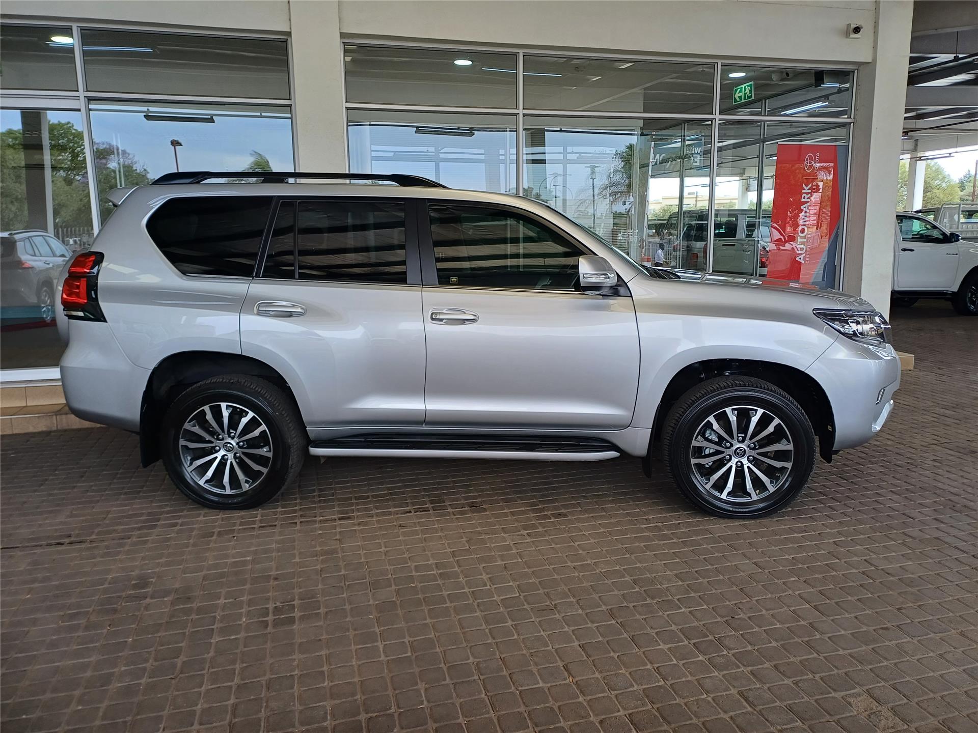 Demo 2023 Toyota Land Cruiser Prado for sale in Kimberley Northern Cape ID 1102496/1 CARmag