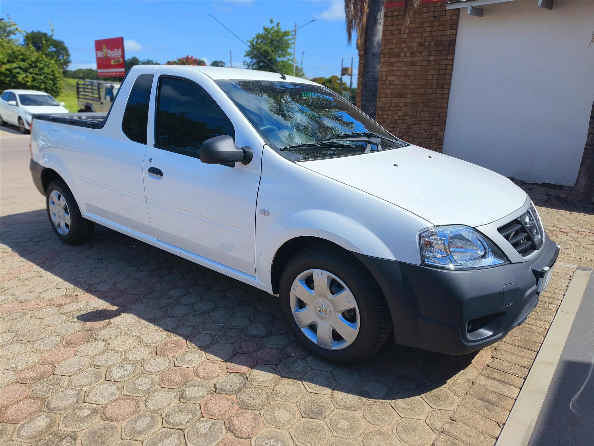 Used 2024 Nissan NP200 for sale in Messina Limpopo ID 1171647/1