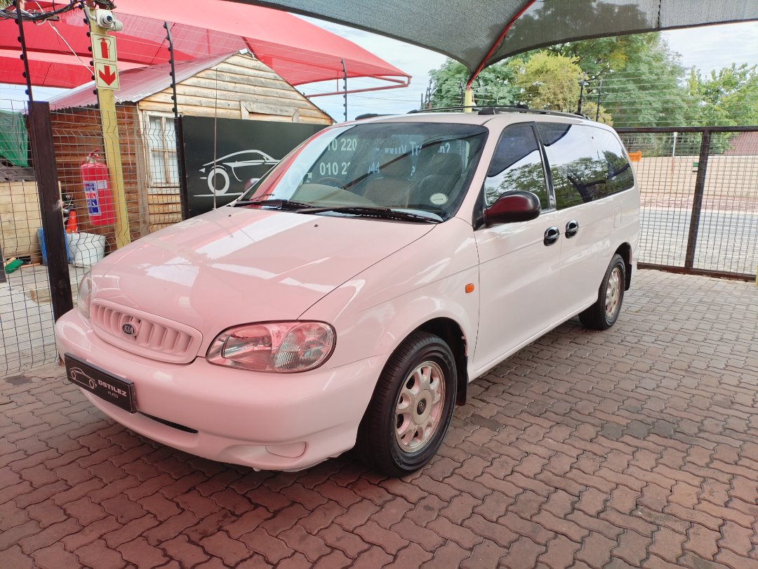 Kia Carnival I LS Auto