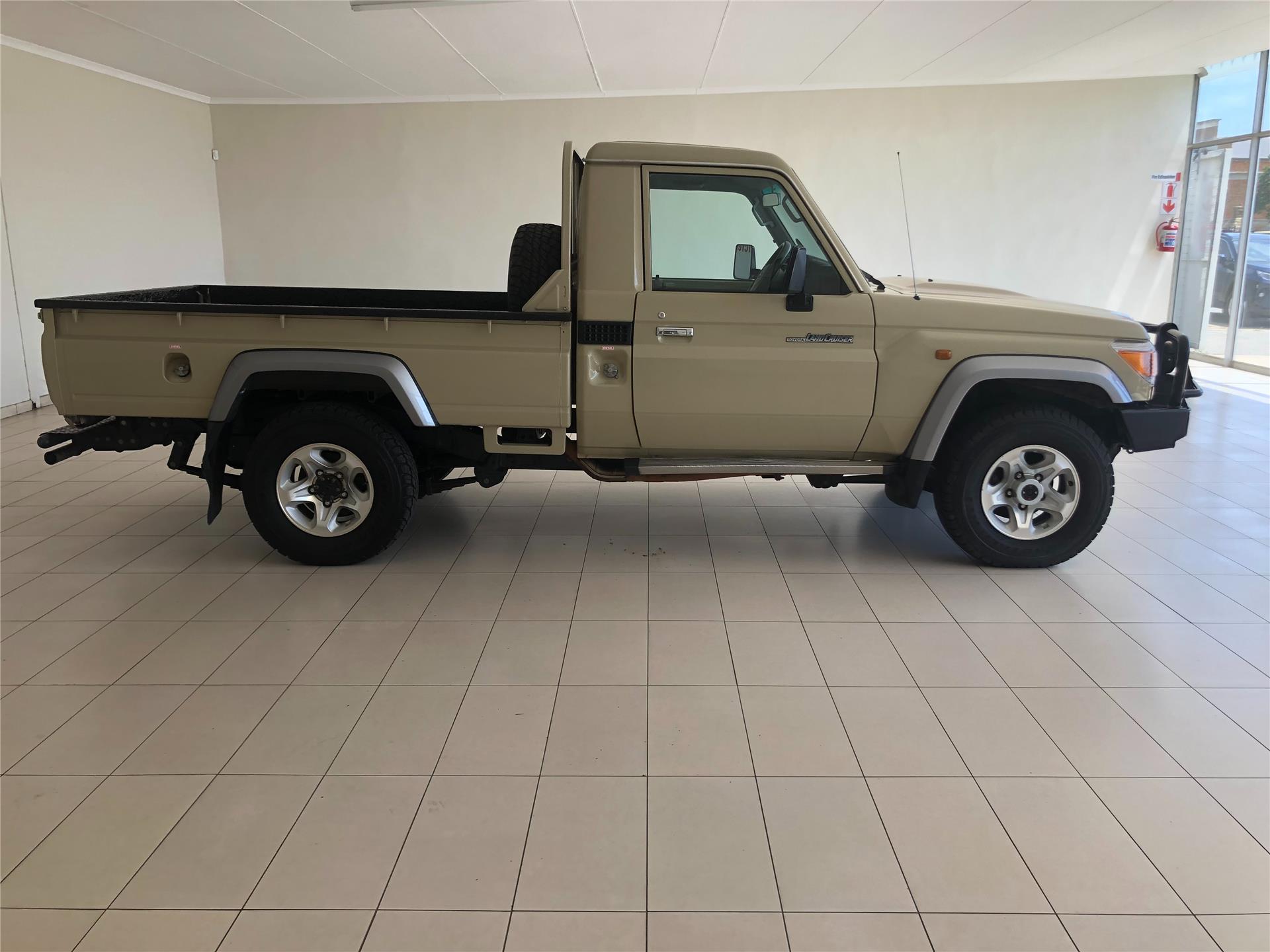 Used 2021 Toyota Land Cruiser 79 for sale in Bothaville Free State ID 1168938/2 CARmag.co.za