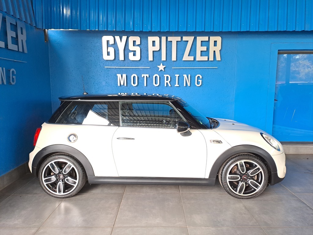 MINI Cooper 2017 for sale in Gauteng, Pretoria