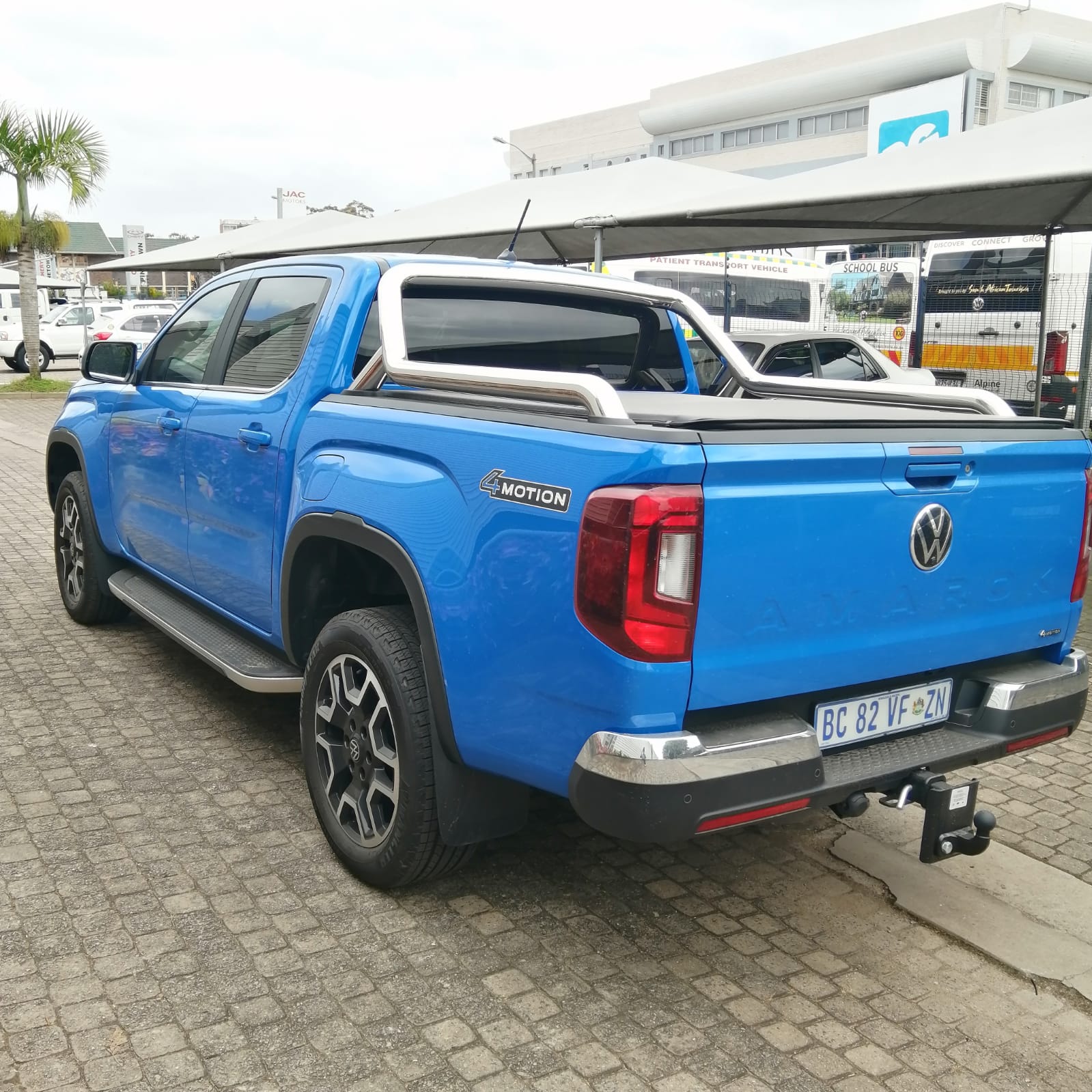 Automatic Volkswagen Light Commercial New Amarok 2024 for sale
