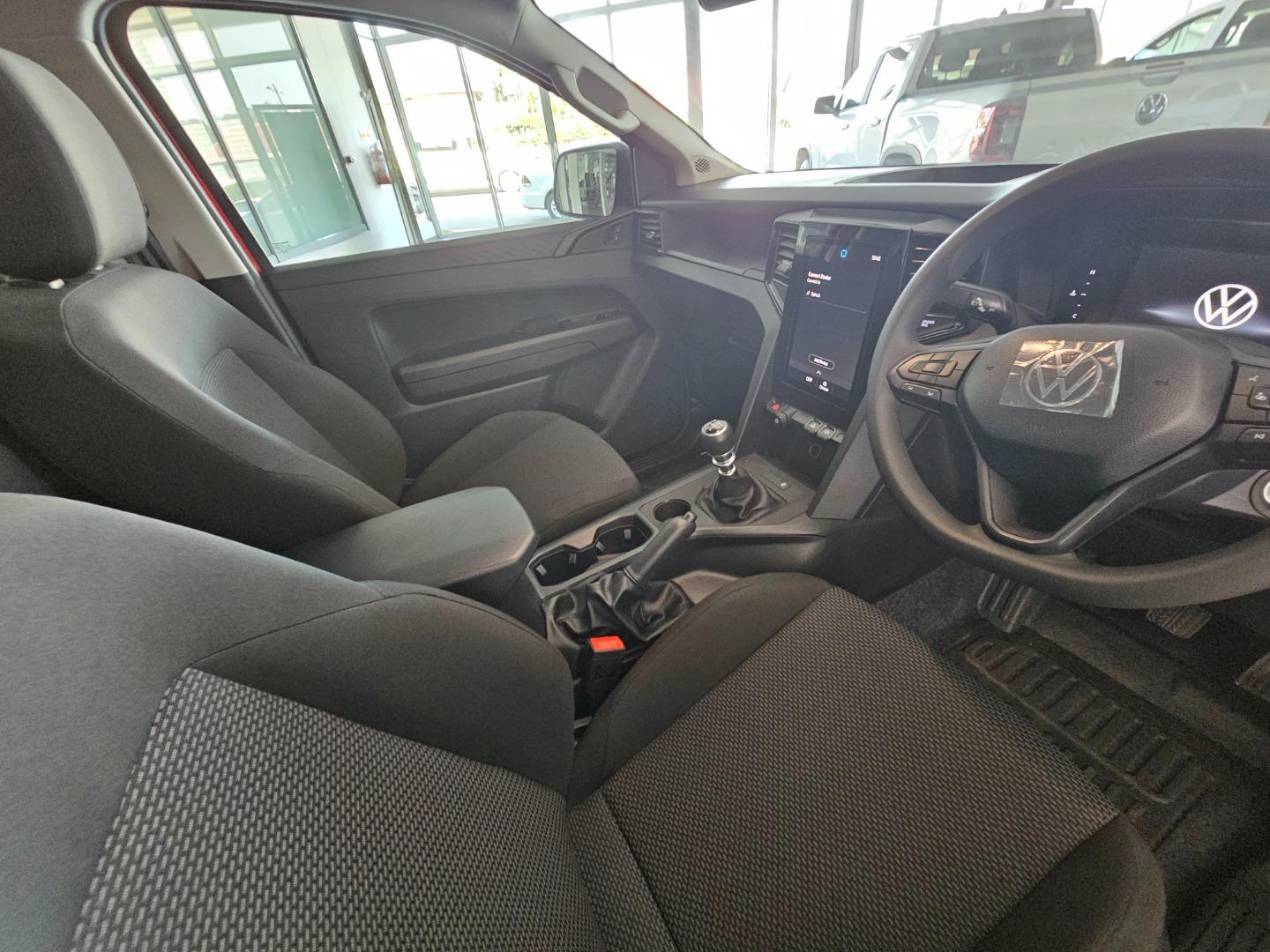Manual Volkswagen Light Commercial Amarok 2024 for sale