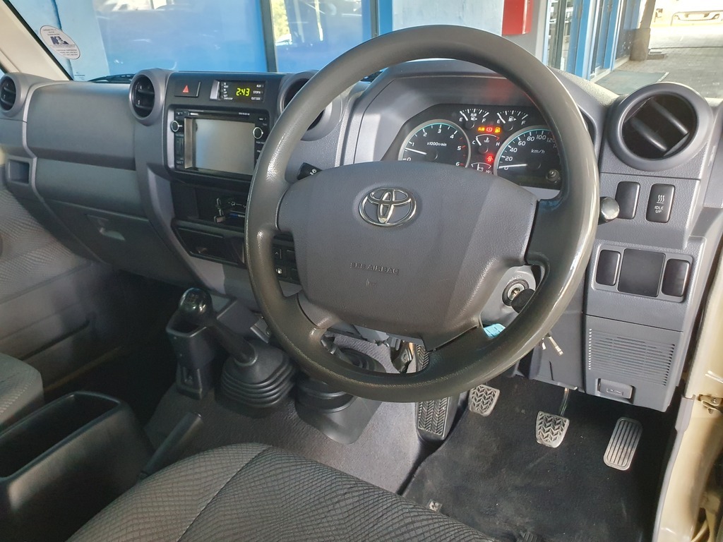 Used Toyota Land Cruiser 79 2015 for sale