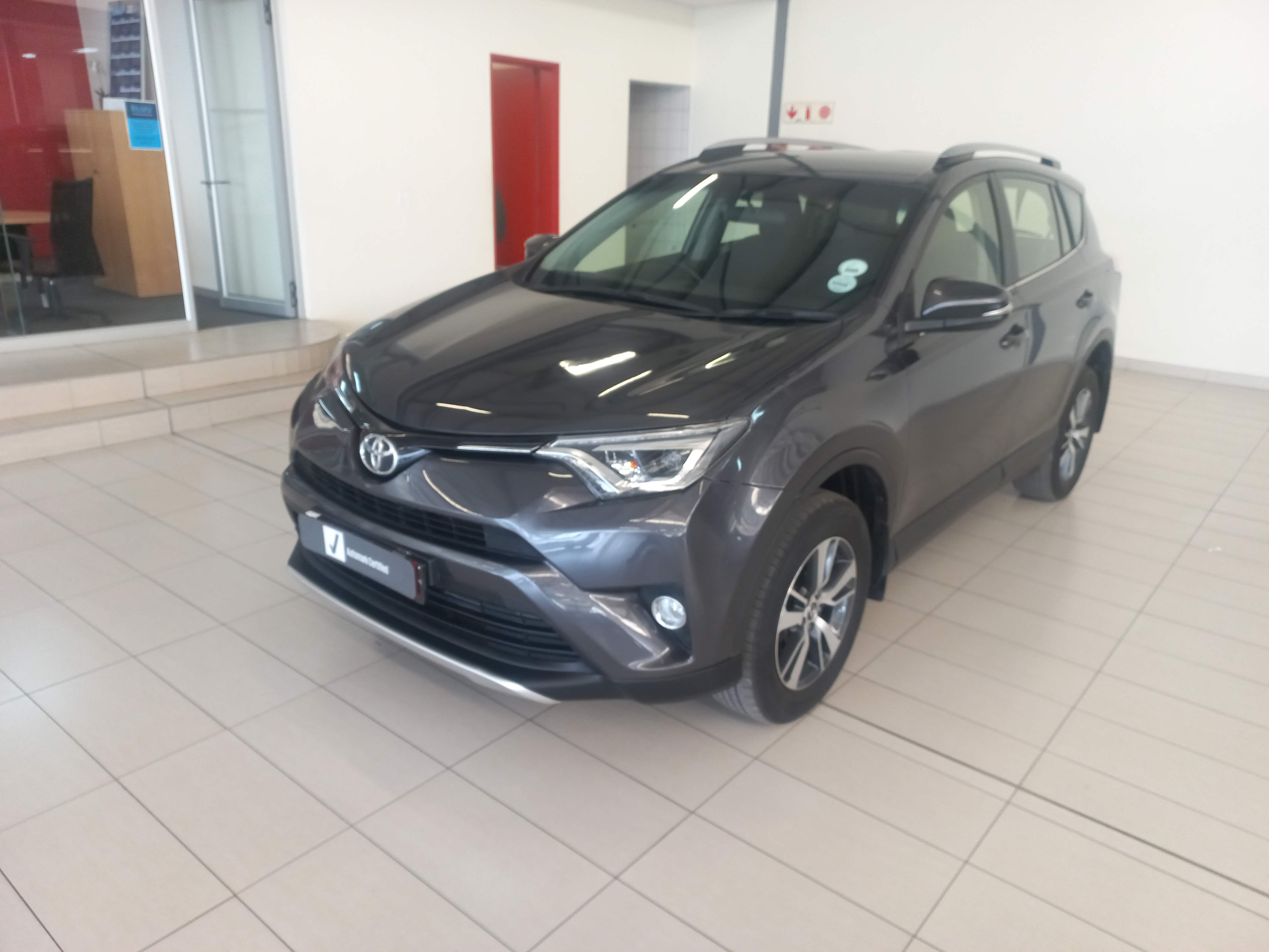 2018 Toyota Rav4 2.0 GX Mark III Q2FyTGlzdGluZzozMTcwMTI R249900 | Avo Auto