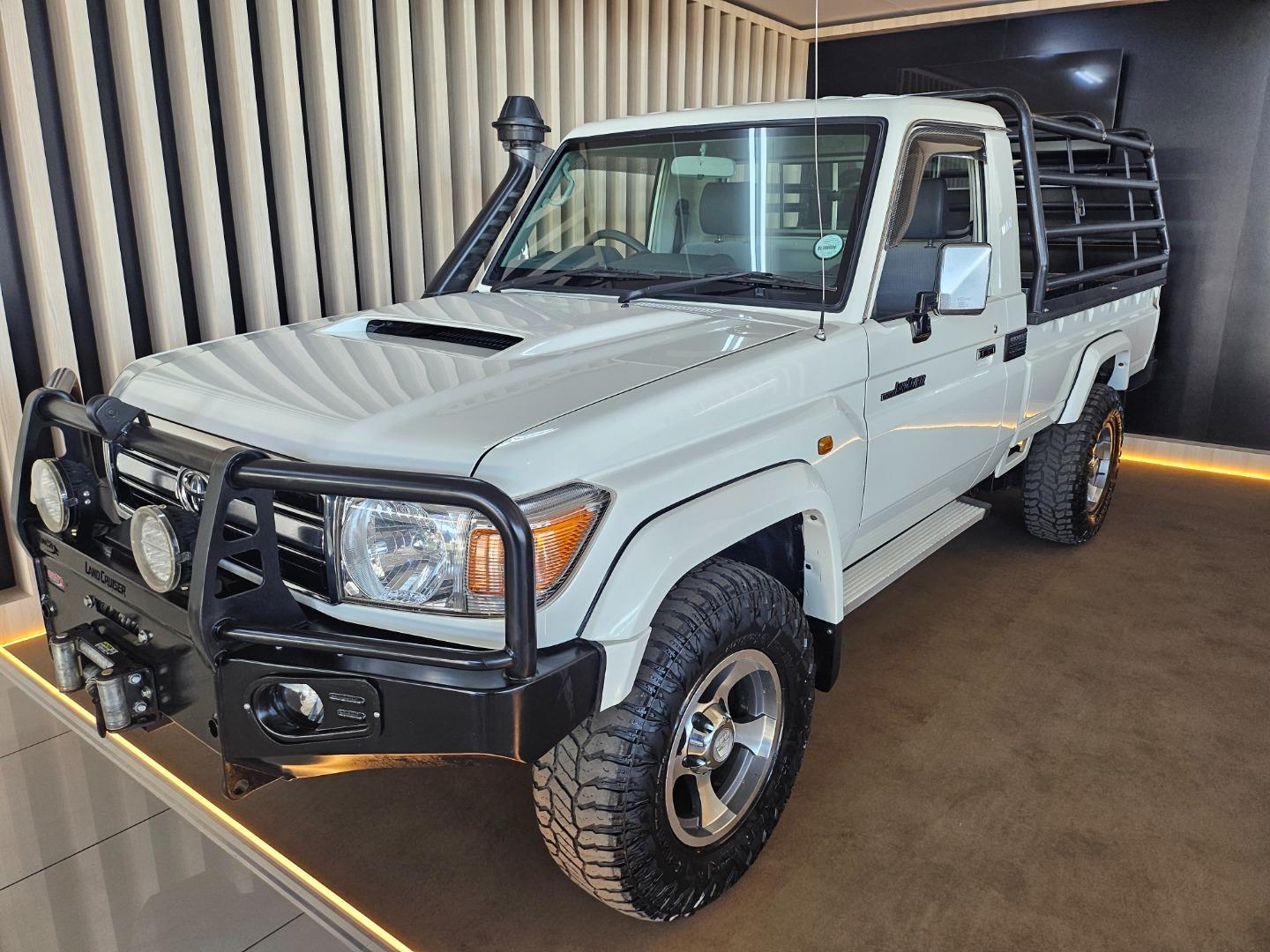 2018 Toyota Land Cruiser 79 4.5 Diesel Pick Up