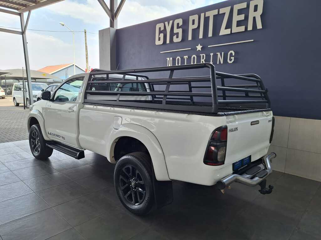 Manual Toyota Hilux Single Cab 2015 for sale