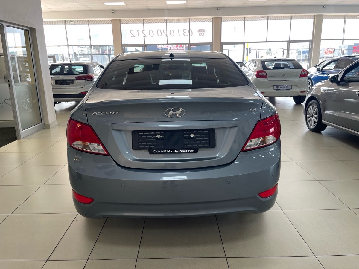 Manual Hyundai Accent Sedan 2021 for sale