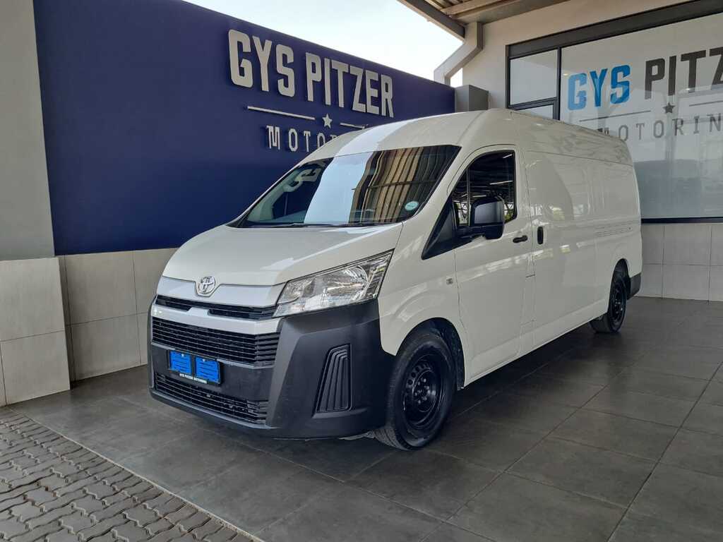 Toyota Quantum 2.8 SLWB Panel Van