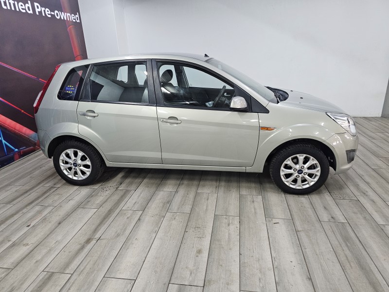 Ford Figo 1.4i Trend 5-Door Hatch Back