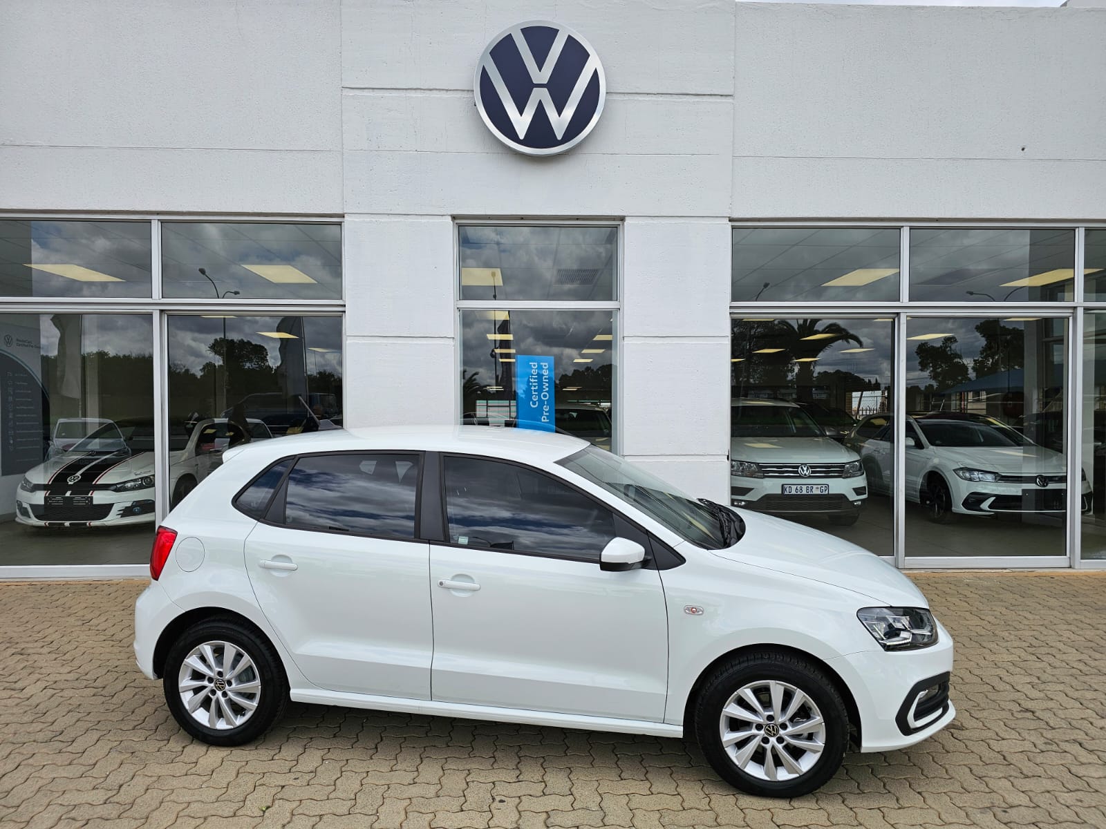 Volkswagen (VW) Polo Vivo 1.4 Hatch Life