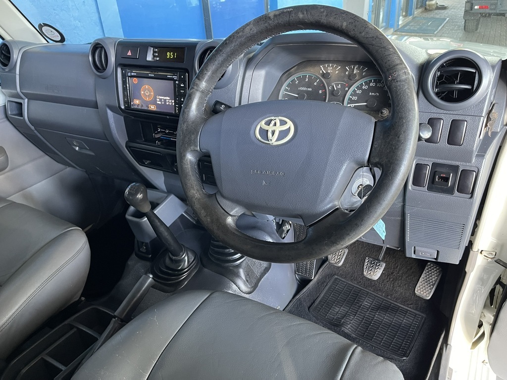 Used Toyota Land Cruiser 79 2012 for sale