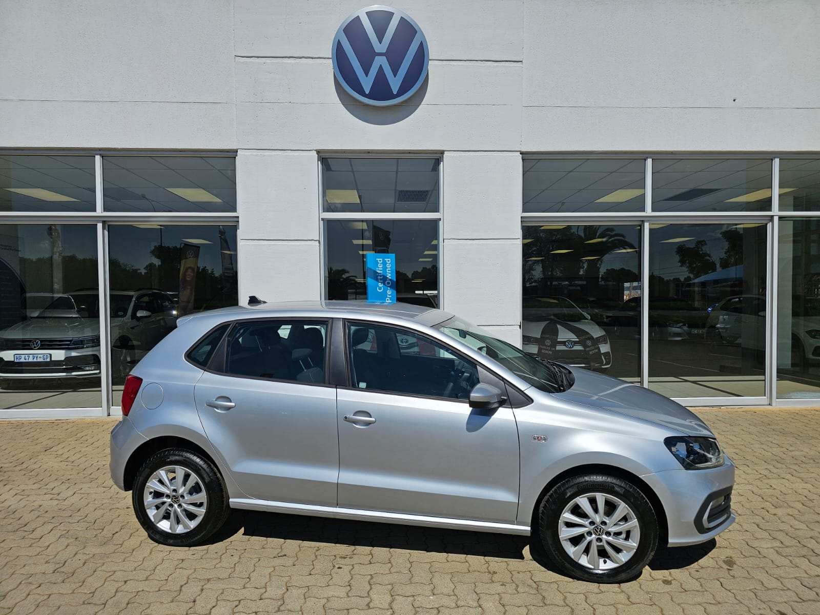 Volkswagen (VW) Polo Vivo 1.6 Hatch Style