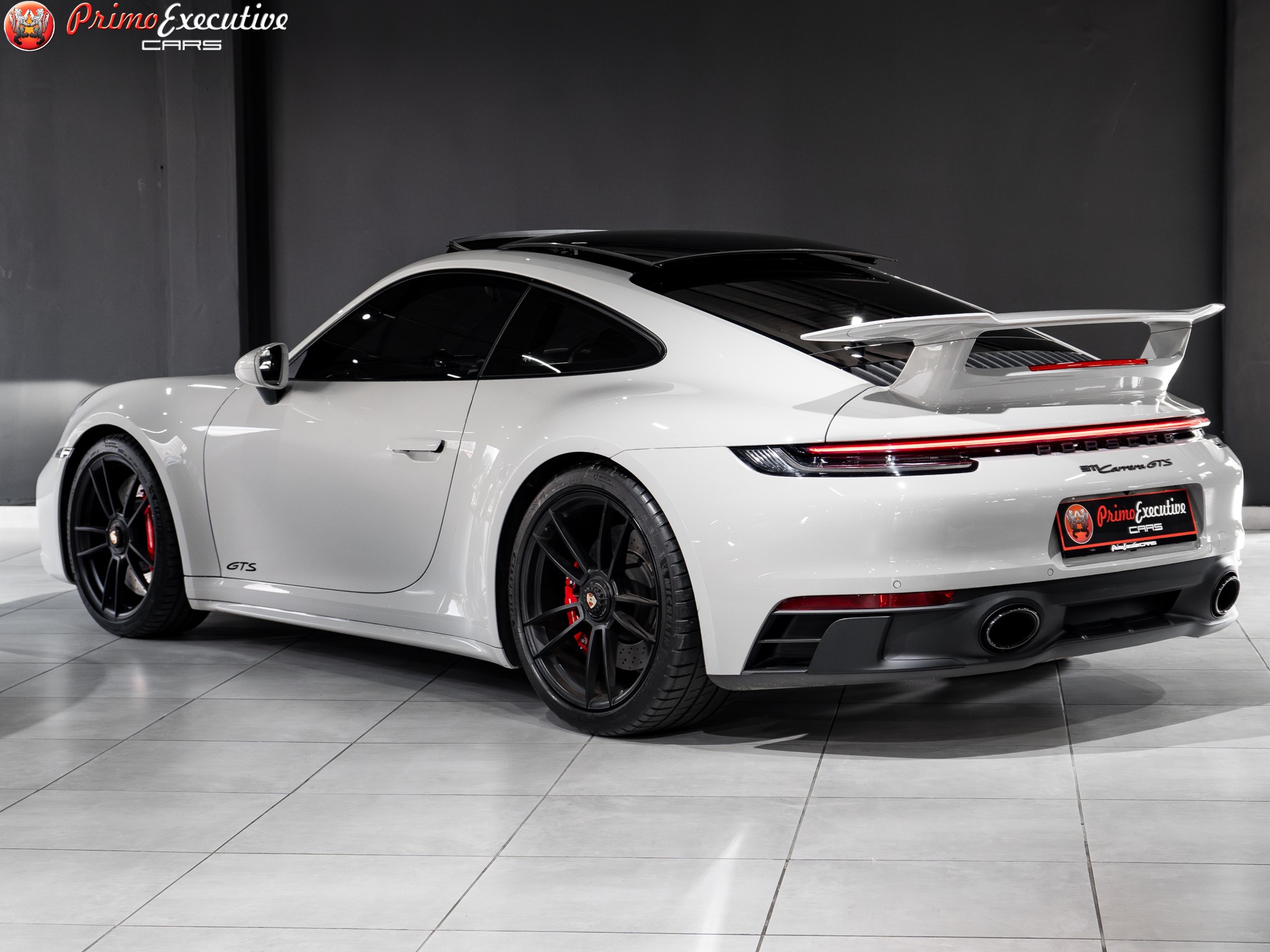 Automatic Porsche 911 2023 for sale