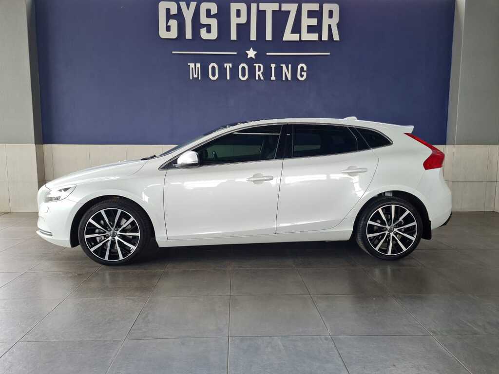 Used Volvo V40 2019 for sale