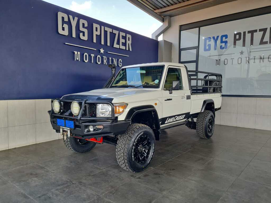 2018 Toyota Land Cruiser 79  for sale - 64600
