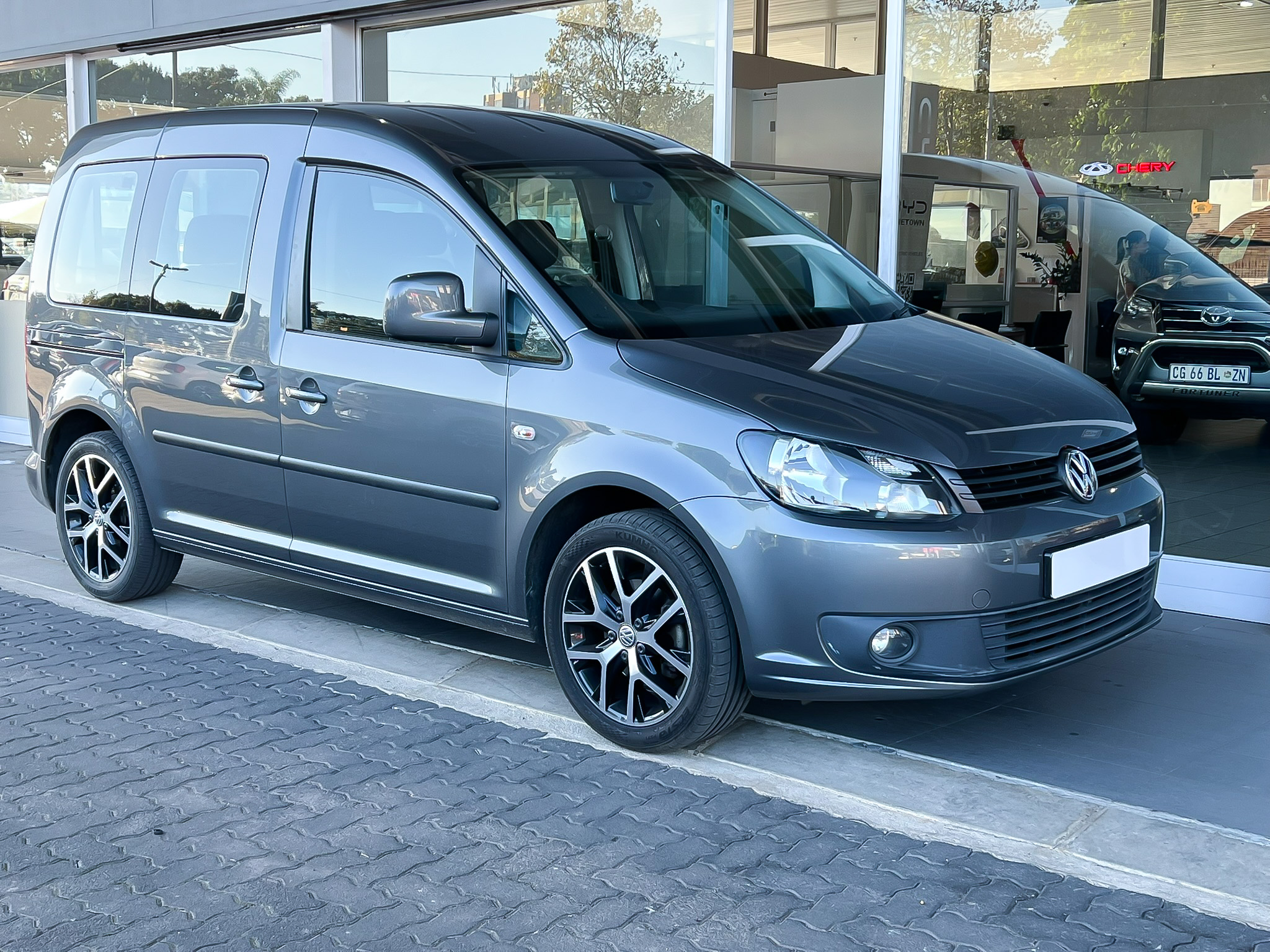 2017 Volkswagen Light Commercial Caddy Crew Bus  for sale - 322868/1