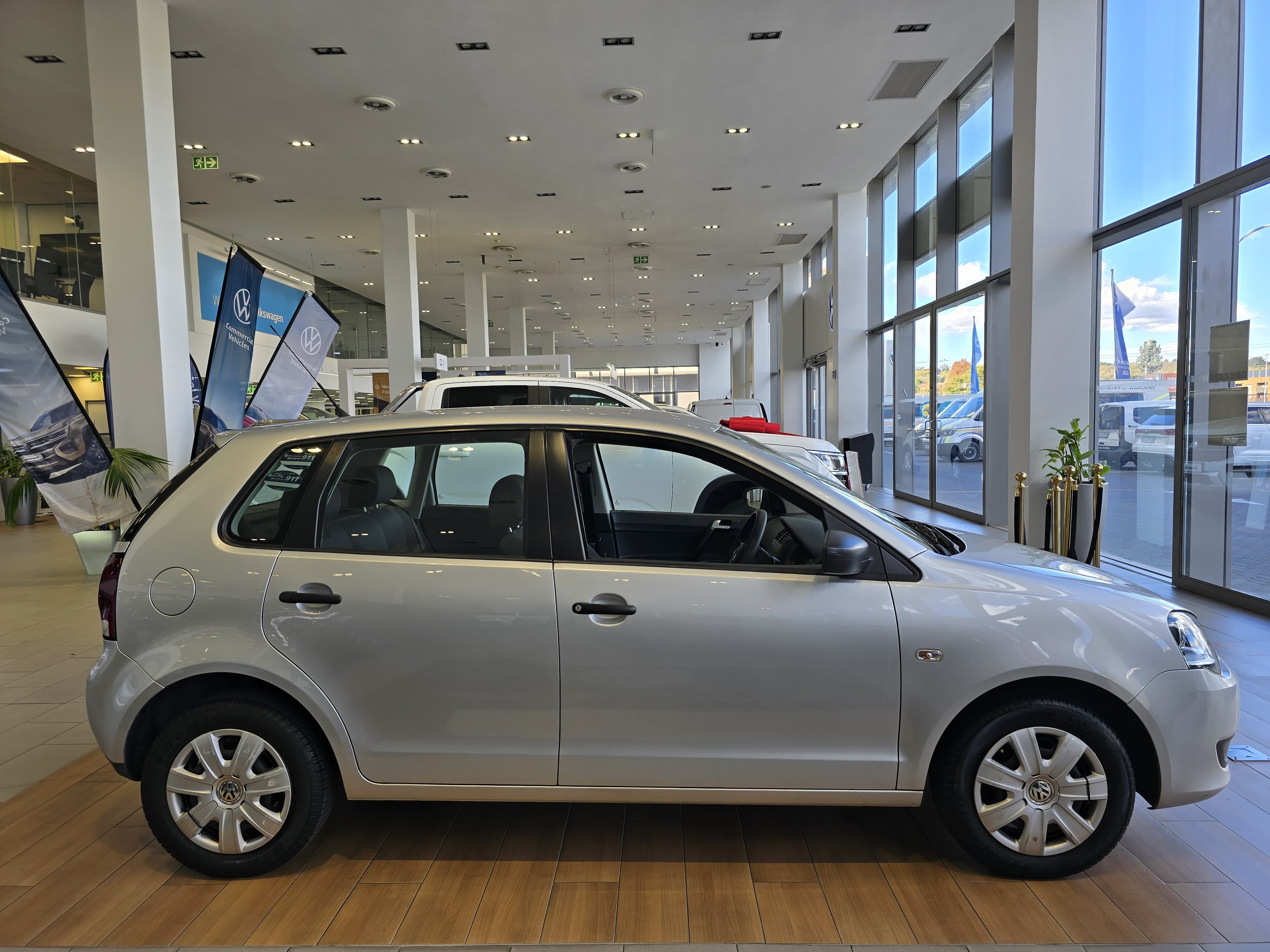 Manual Volkswagen Polo Vivo Hatch 2016 for sale