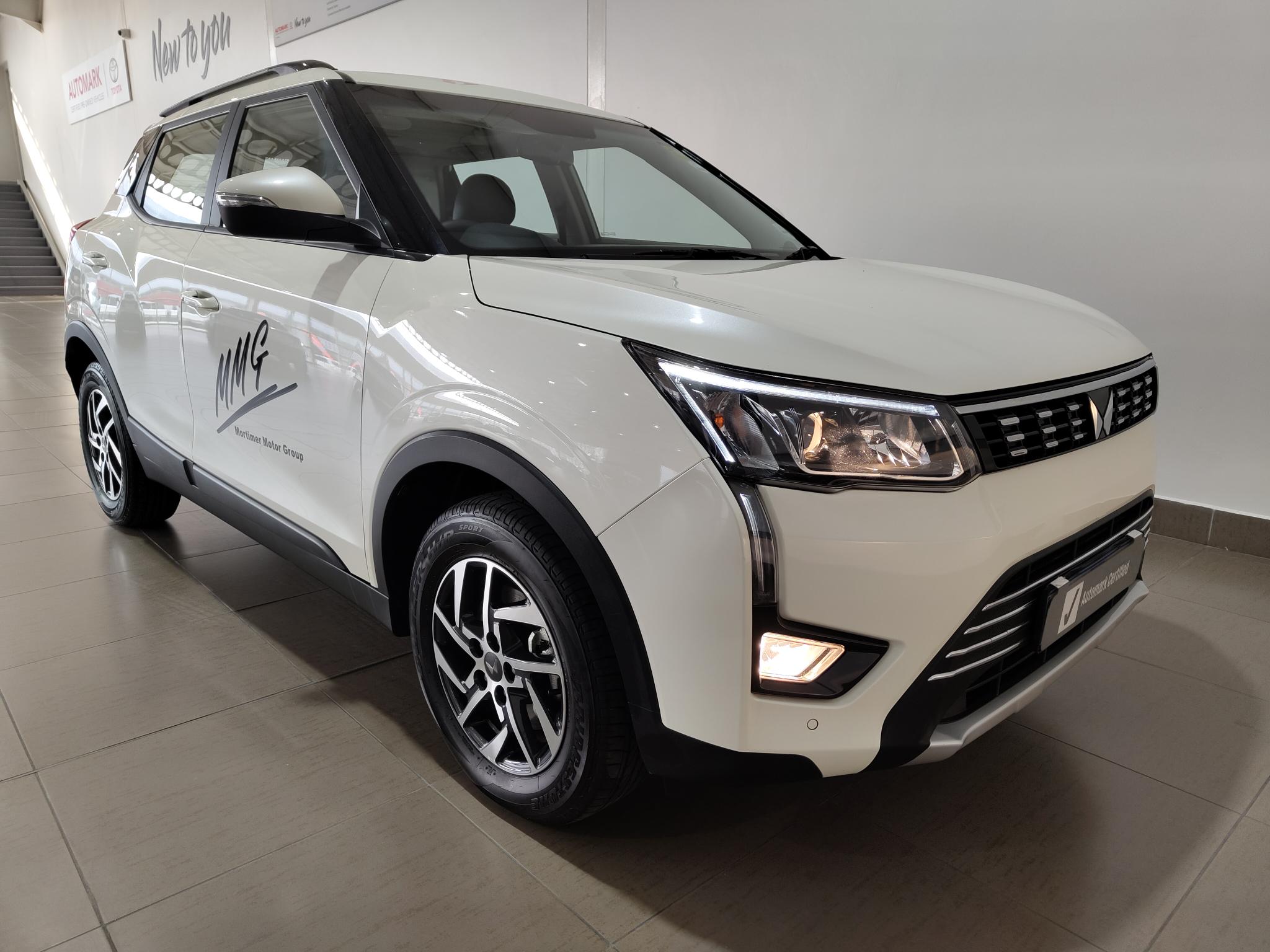 Mahindra XUV 300 1.2T (W8)
