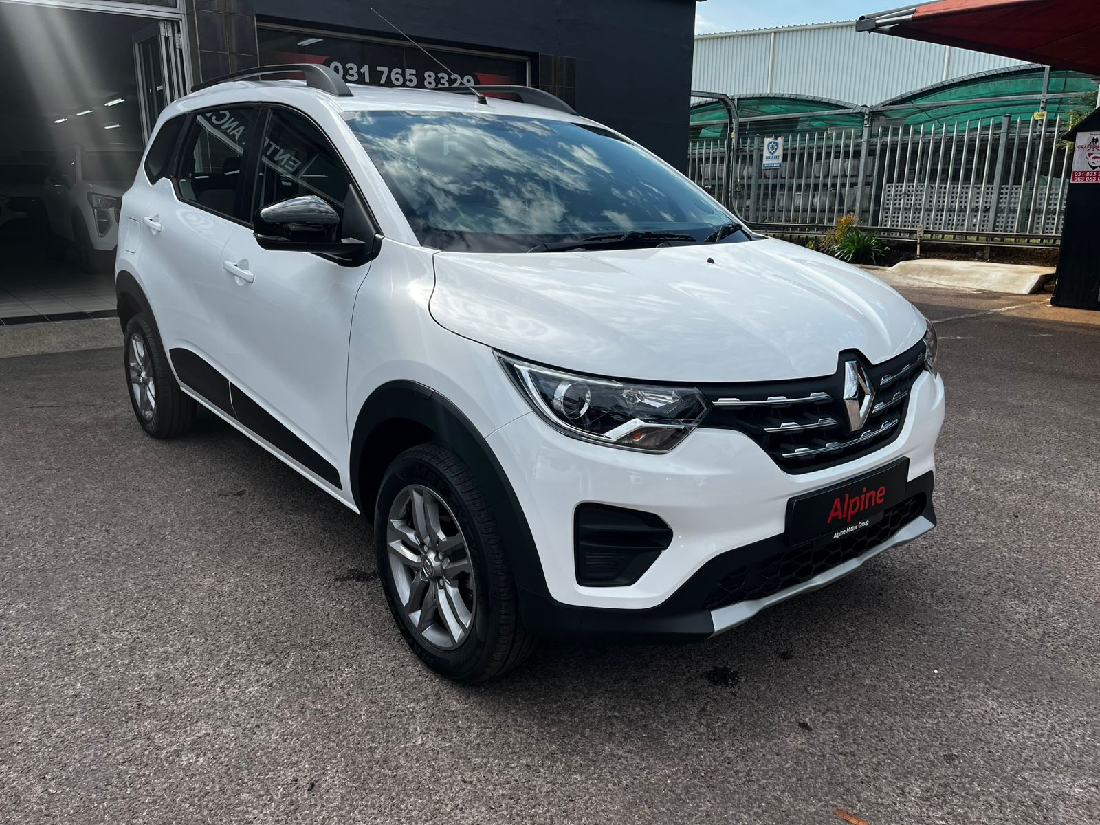 2025 Renault Triber  for sale - 320700/1