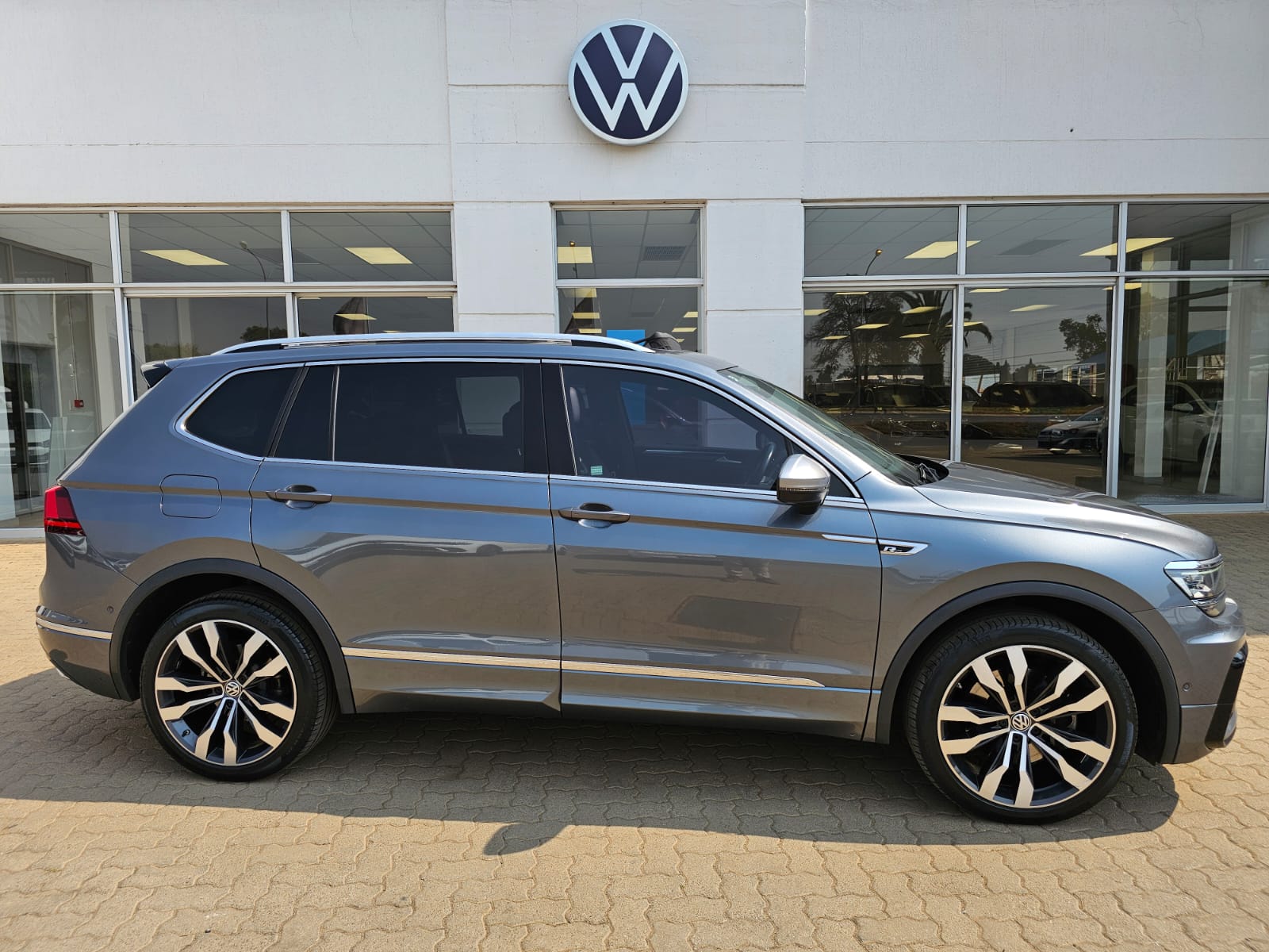 Volkswagen (VW) Tiguan Allspace 2.0 TSi Highline 4 Motion DSG (162 kW)