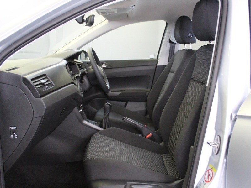 Manual Volkswagen Polo Hatch 2025 for sale
