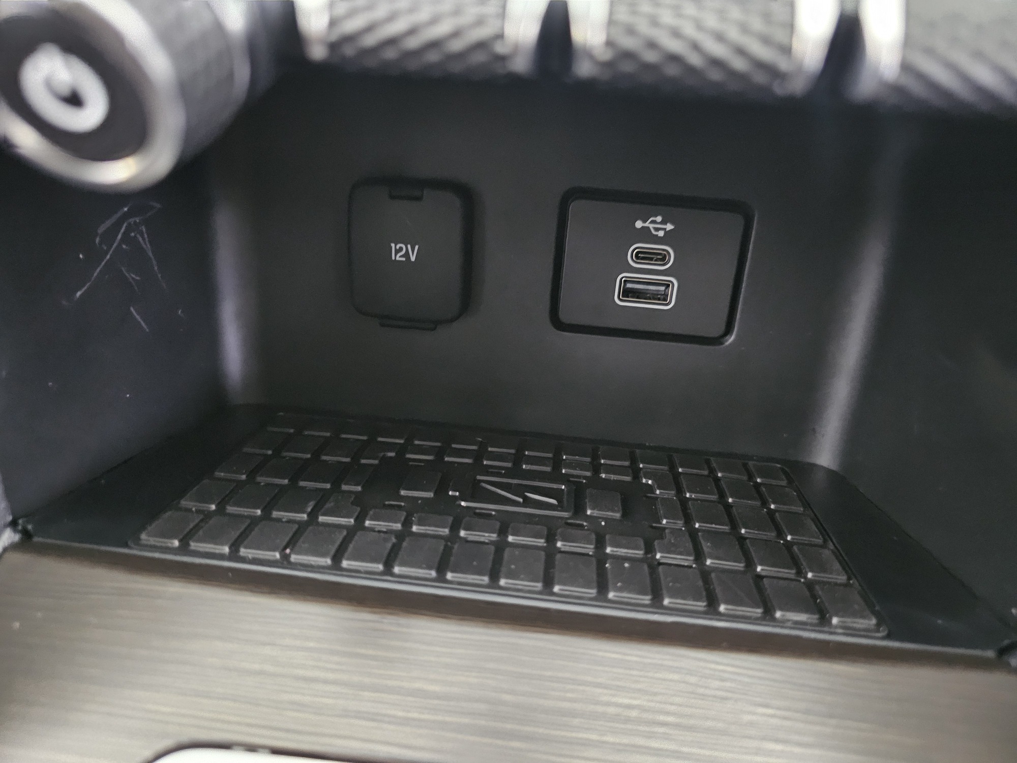 2025 Volkswagen Light Commercial New Amarok  for sale - 8082990