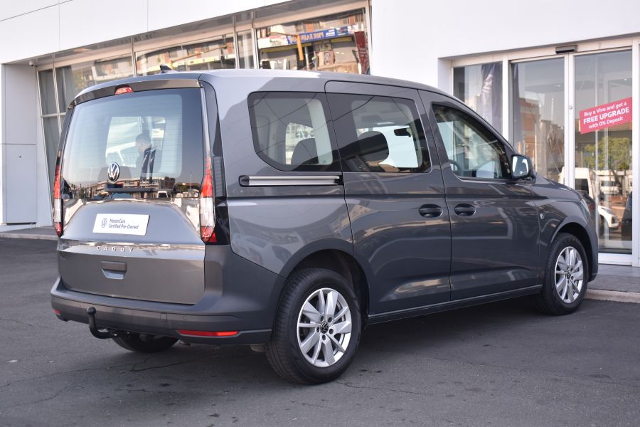 Manual Volkswagen Light Commercial Caddy Kombi 2024 for sale
