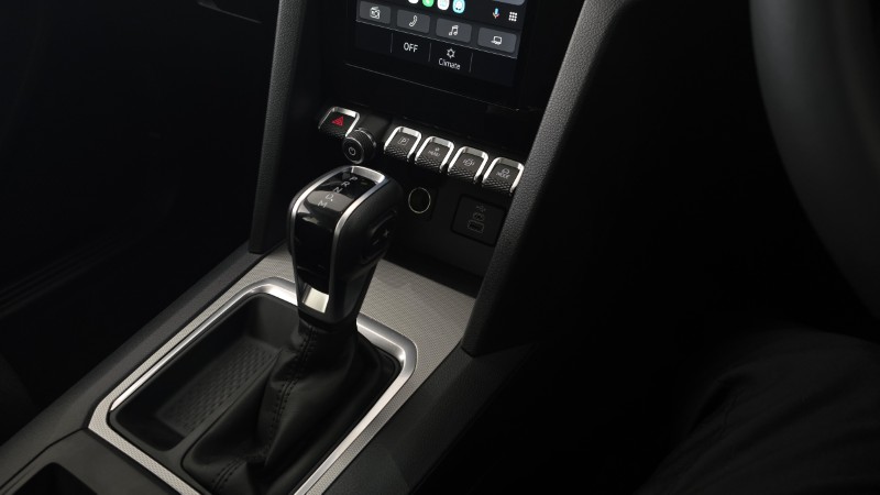 Automatic Volkswagen Light Commercial New Amarok 2025 for sale