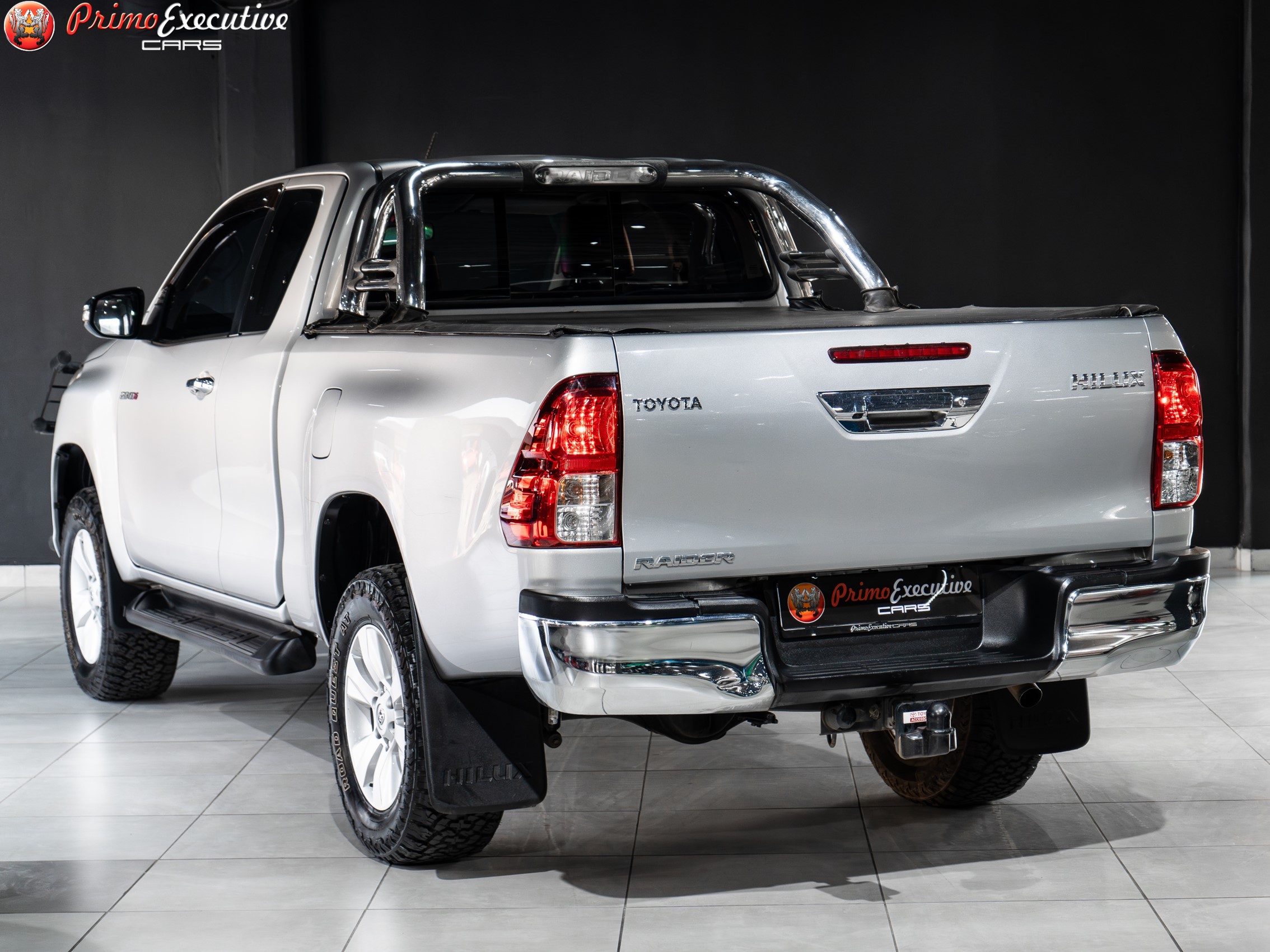 Manual Toyota Hilux Xtra Cab 2017 for sale