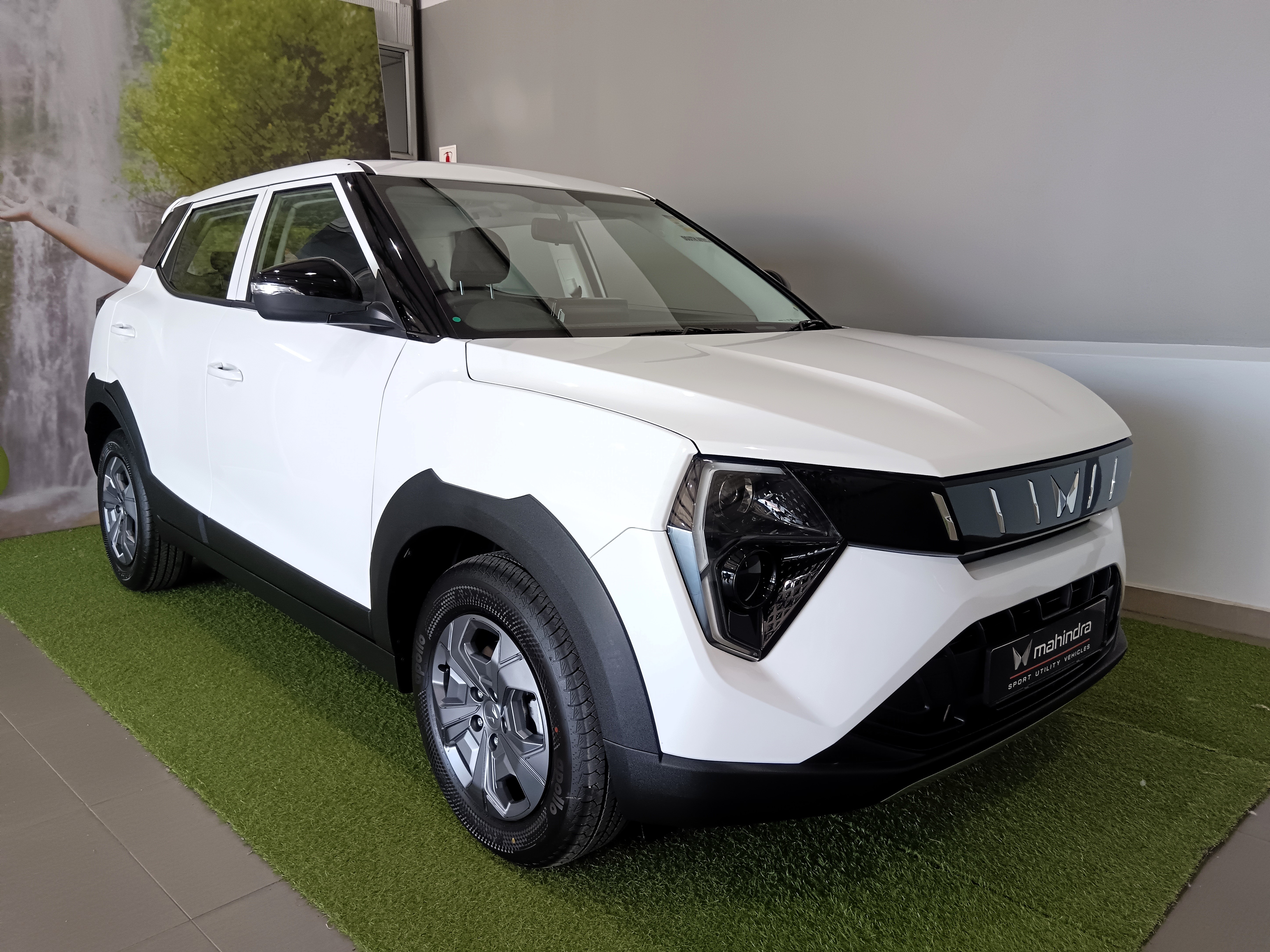 Mahindra XUV 3XO 1.2T MX2 Auto