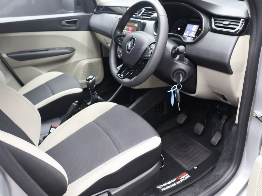 2025 Renault Triber 1.0 Zen — image 9