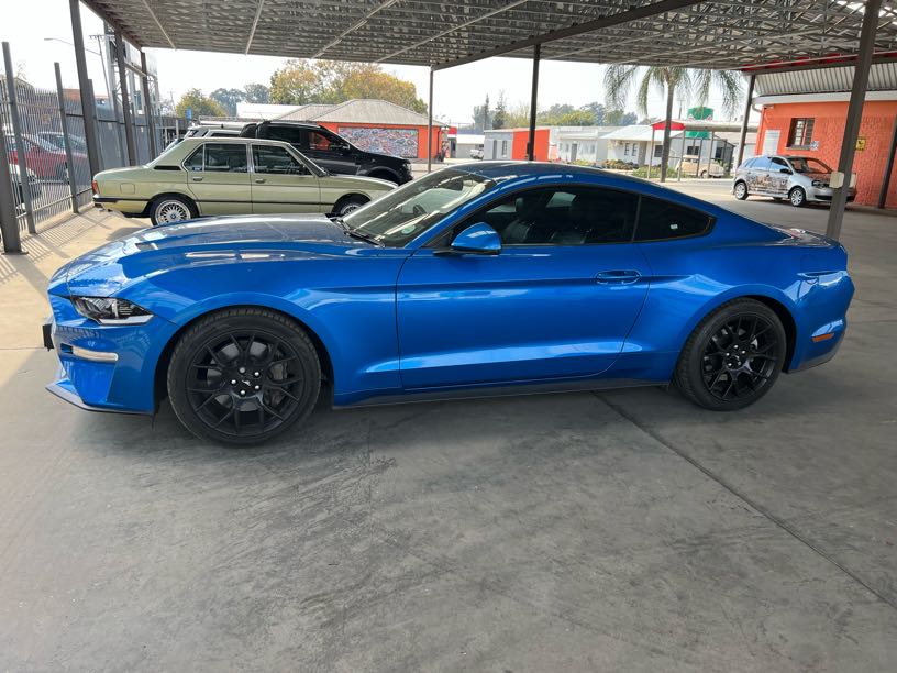 Ford Mustang 2.3 Auto