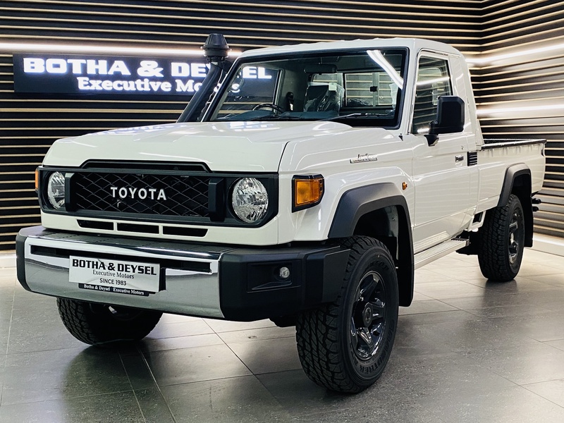 2025 Toyota Land Cruiser 79 4.5 Diesel Pick Up Q2FyTGlzdGluZzo1MTIzOTI ...