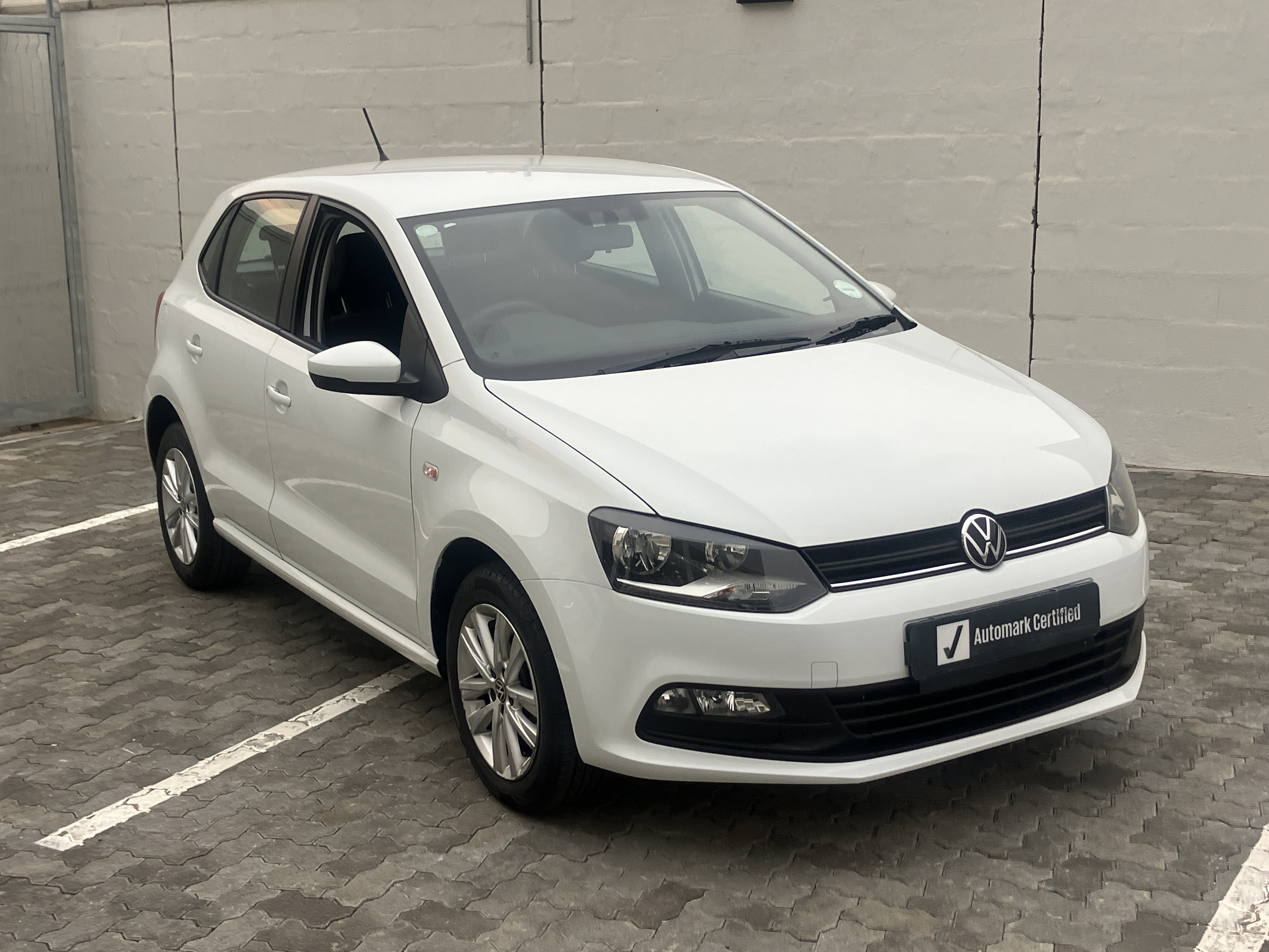 Volkswagen (VW) Polo Vivo 1.6 Hatch Comfortline Tiptronic 5 Door